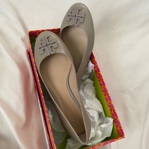 tory burch lowell ballet flats in french gray